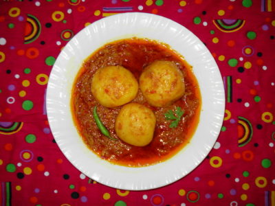 Assiette de dum aloo